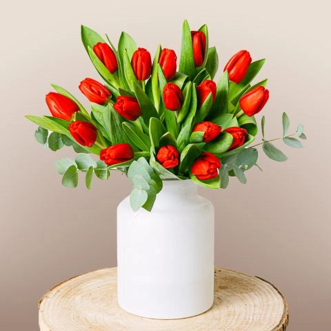 Alev Dansı Kırmızı Lale Buketi - Premium Çiçek